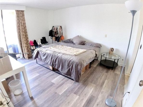 2821 NE N 163rd St Apt 4X, North Miami Beach FL 33160