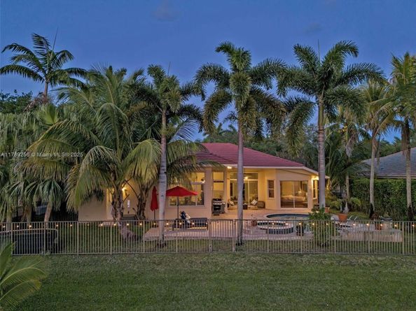 3739 Oak Ridge Cir, Weston FL 33331