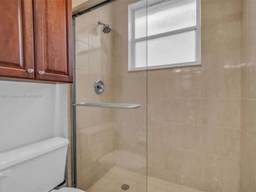 3739 Oak Ridge Cir, Weston FL 33331