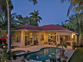 3739 Oak Ridge Cir, Weston FL 33331