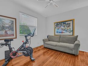 3739 Oak Ridge Cir, Weston FL 33331