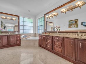 3739 Oak Ridge Cir, Weston FL 33331