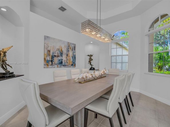 3739 Oak Ridge Cir, Weston FL 33331