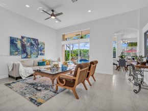 3739 Oak Ridge Cir, Weston FL 33331