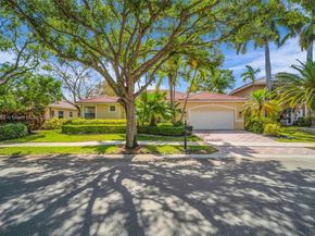 3739 Oak Ridge Cir, Weston FL 33331