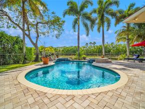3739 Oak Ridge Cir, Weston FL 33331
