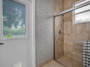 3739 Oak Ridge Cir, Weston FL 33331