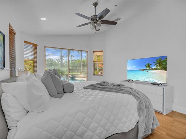 3739 Oak Ridge Cir, Weston FL 33331