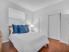 3739 Oak Ridge Cir, Weston FL 33331