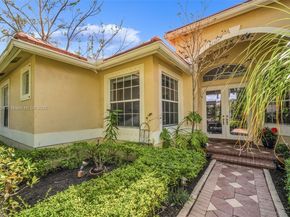 3739 Oak Ridge Cir, Weston FL 33331