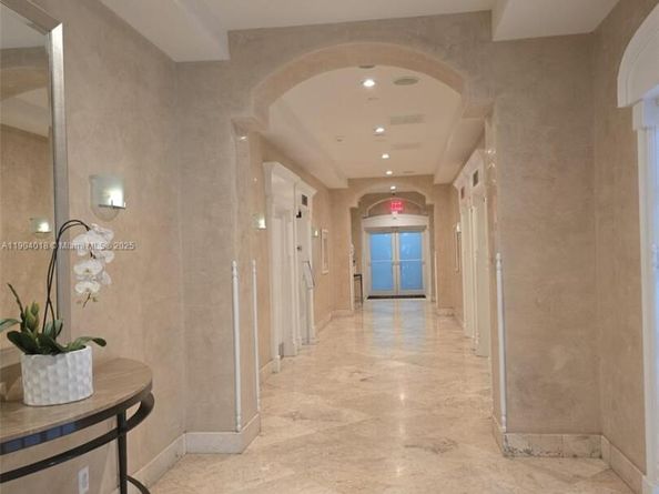 770 Claughton Island Dr 2108, Miami FL 33131