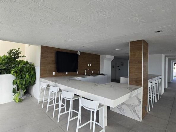 770 Claughton Island Dr 2108, Miami FL 33131