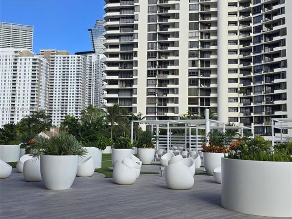 770 Claughton Island Dr 2108, Miami FL 33131