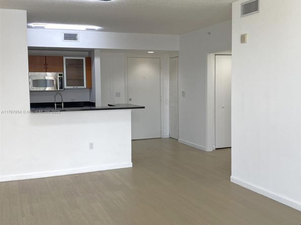 18800 NE 29th Ave 1028, Aventura FL 33180