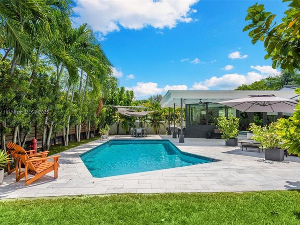 251 E Shore Dr E, Miami FL 33133