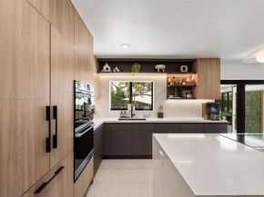 251 E Shore Dr E, Miami FL 33133