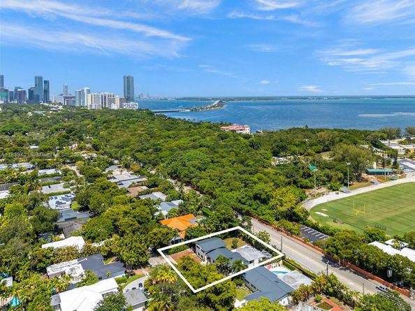 251 E Shore Dr E, Miami FL 33133