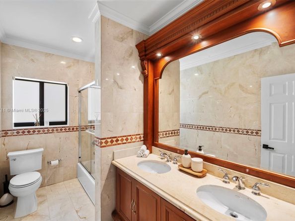251 E Shore Dr E, Miami FL 33133