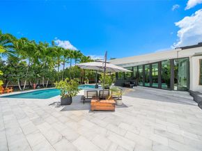 251 E Shore Dr E, Miami FL 33133