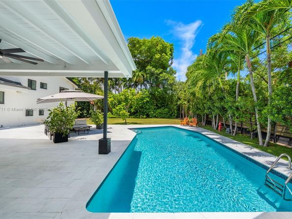 251 E Shore Dr E, Miami FL 33133
