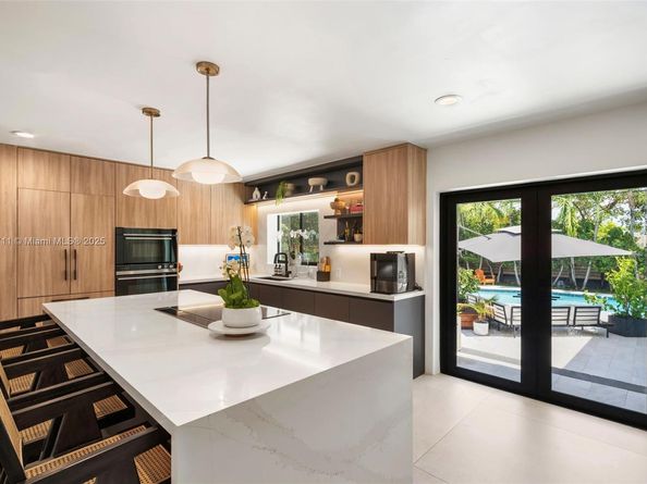 251 E Shore Dr E, Miami FL 33133