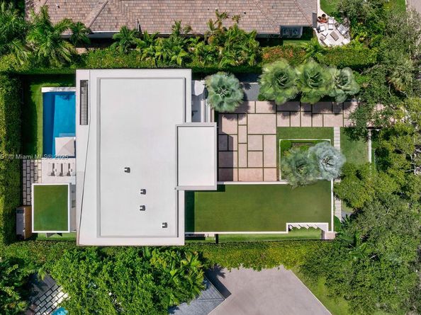 Undisclosed Address #A11866151, Miami FL 33137