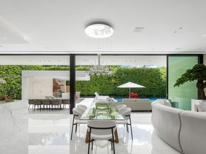 Undisclosed Address #A11866151, Miami FL 33137
