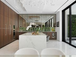 Undisclosed Address #A11866151, Miami FL 33137