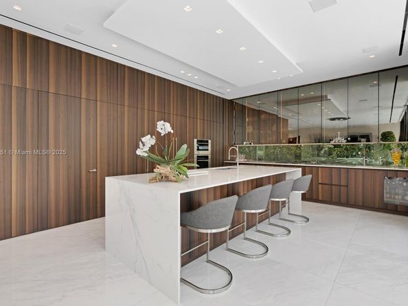 Undisclosed Address #A11866151, Miami FL 33137