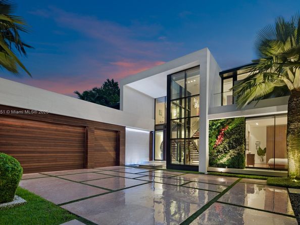 Undisclosed Address #A11866151, Miami FL 33137