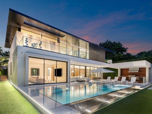 Undisclosed Address #A11866151, Miami FL 33137