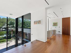 Undisclosed Address #A11866151, Miami FL 33137
