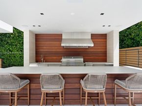 Undisclosed Address #A11866151, Miami FL 33137