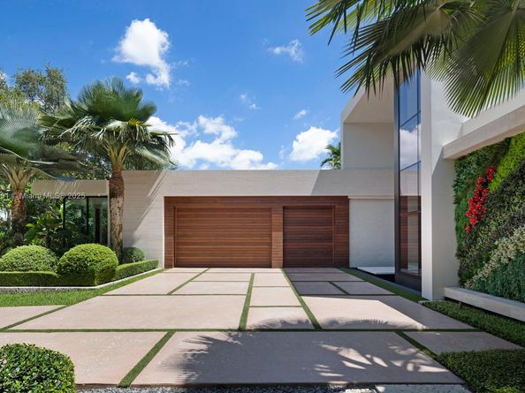 Undisclosed Address #A11866151, Miami FL 33137