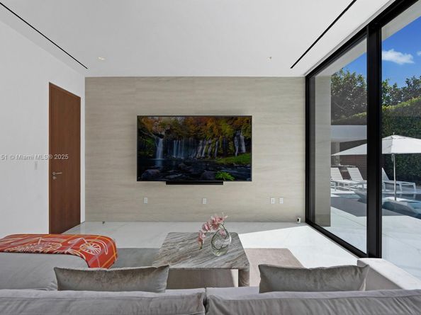 Undisclosed Address #A11866151, Miami FL 33137