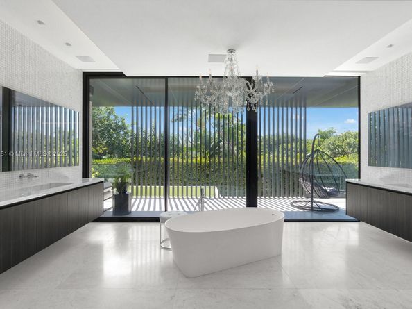 Undisclosed Address #A11866151, Miami FL 33137