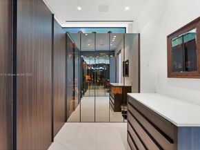 Undisclosed Address #A11866151, Miami FL 33137