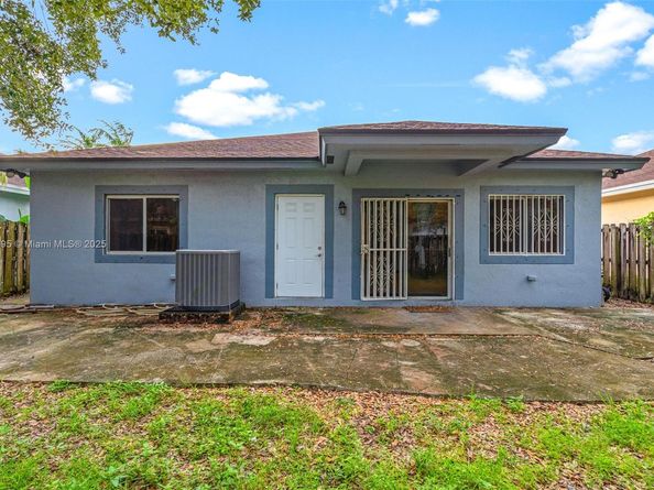 211 SW 15th Ter, Homestead FL 33030