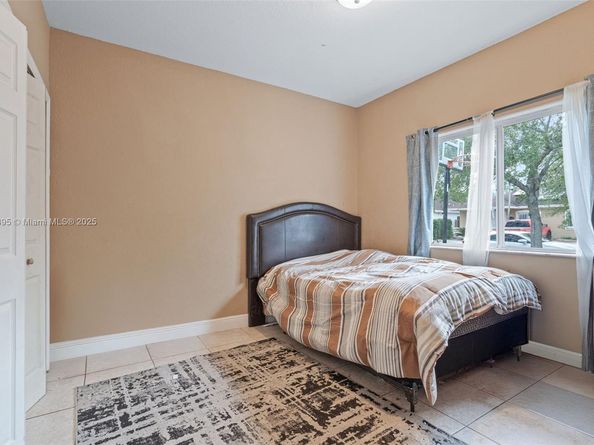 211 SW 15th Ter, Homestead FL 33030