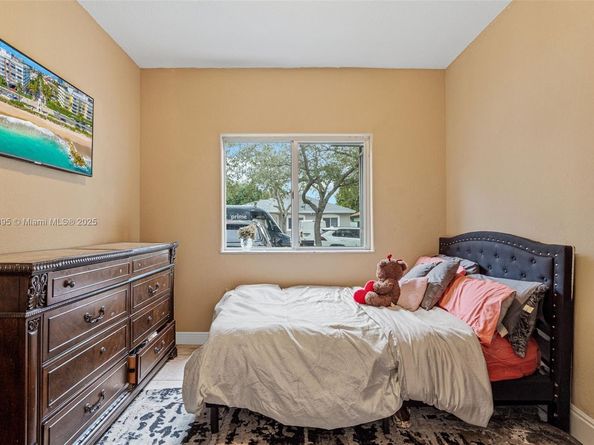 211 SW 15th Ter, Homestead FL 33030