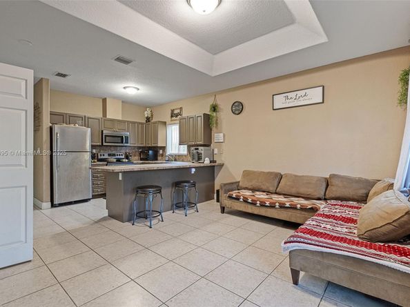 211 SW 15th Ter, Homestead FL 33030