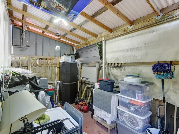 2725 SW 82nd Ave, Miami FL 33155
