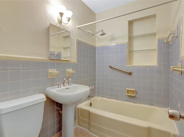 2725 SW 82nd Ave, Miami FL 33155