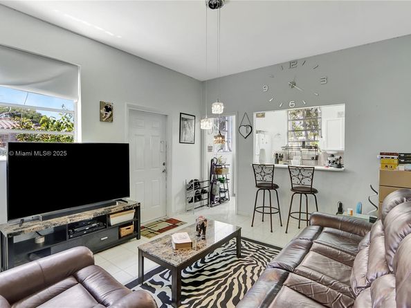 2725 SW 82nd Ave, Miami FL 33155