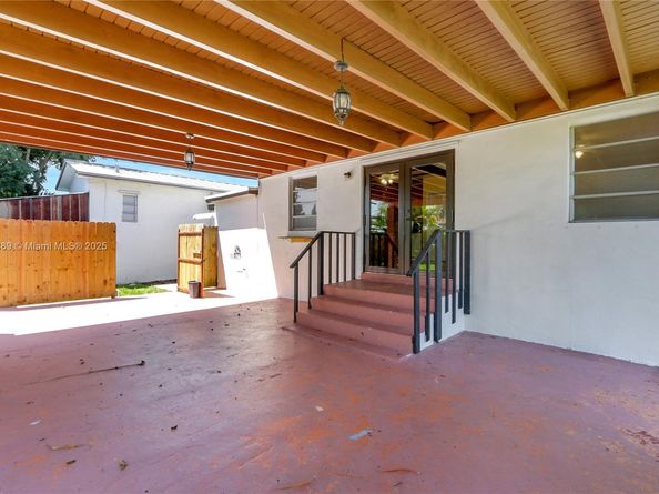 2725 SW 82nd Ave, Miami FL 33155