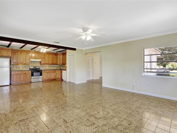 2725 SW 82nd Ave, Miami FL 33155