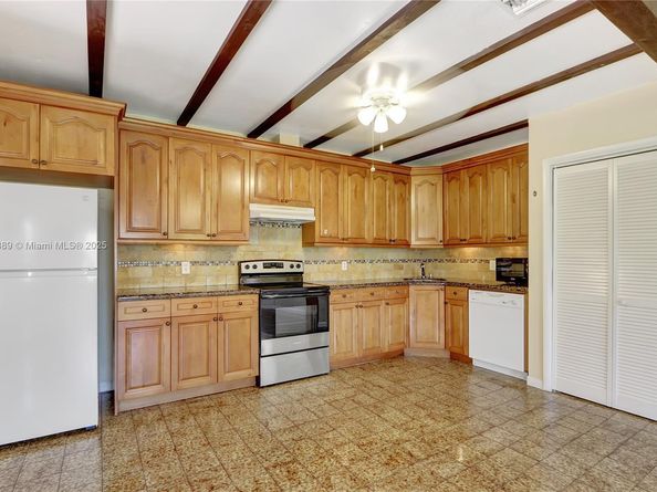 2725 SW 82nd Ave, Miami FL 33155