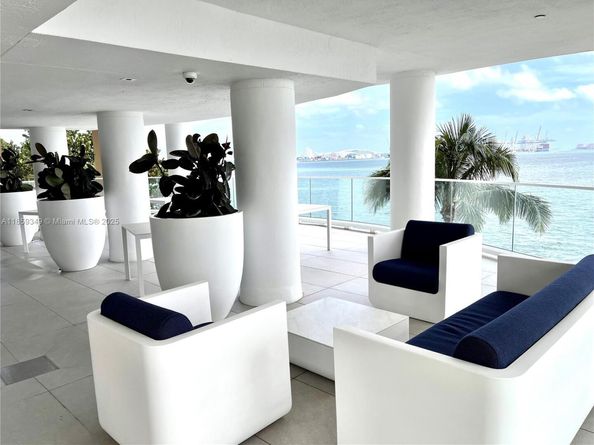 770 Claughton Island Dr 1405, Miami FL 33131