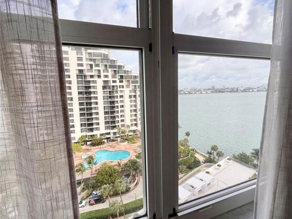 770 Claughton Island Dr 1405, Miami FL 33131