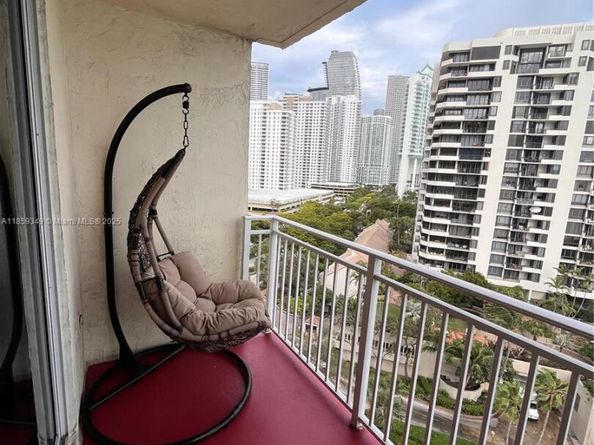770 Claughton Island Dr 1405, Miami FL 33131